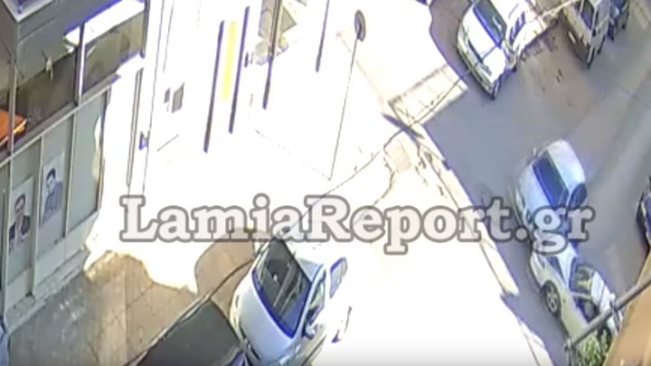 Βίντεο-σοκ από τροχαίο στη Λαμία – Παρά τρίχα γλίτωσε ντελιβεράς
