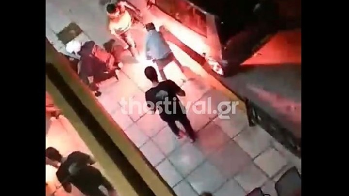 Επεισόδια οπαδών με αστυνομικούς στη Θεσσαλονίκη – ΒΙΝΤΕΟ