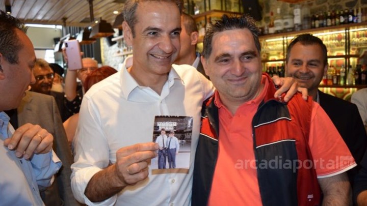 Δείτε τον Μητσοτάκη… φαντάρο – Η έκπληξη που τον περίμενε στην Τρίπολη – ΦΩΤΟ