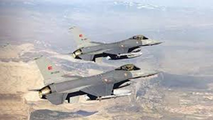 Τέσσερις εικονικές αερομαχίες και μπαράζ τουρκικών παραβιάσεων στο Αιγαίο