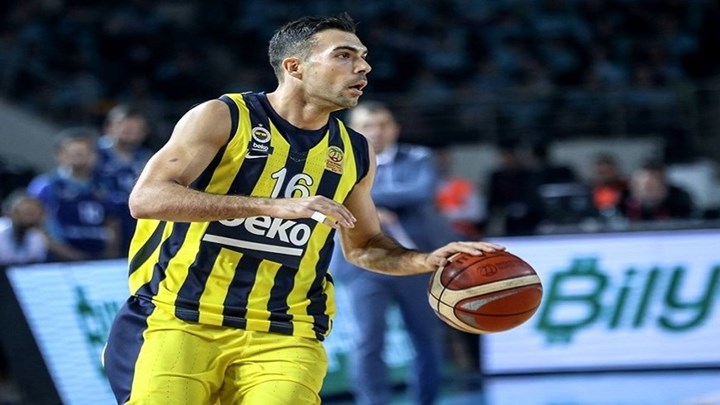 Αυτή είναι η πρόταση του Ολυμπιακού στον Σλούκα