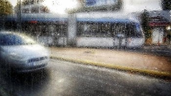 Με βροχές και καταιγίδες κάνει ποδαρικό ο Ιούνιος – Ο καιρός την Κυριακή των εκλογών