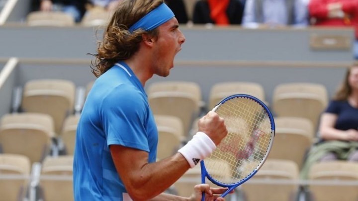 Στους «16» του Roland Garros ο Τσιτσιπάς