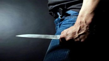 Ιστορία που παγώνει το αίμα: Μαχαίρωσε μέχρι θανάτου τον γιο του για να μην κάνει κακό σε άλλους