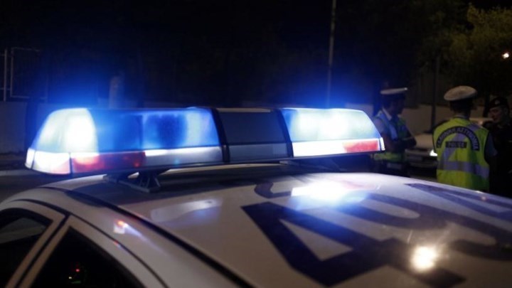 Άγρια καταδίωξη στη Θεσσαλονίκη: Όχημα εμβόλισε περιπολικό – Τέσσερις συλλήψεις