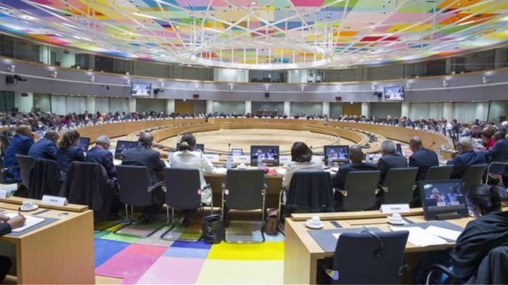 Με το… βλέμμα στην έκθεση της Κομισιόν συνεδρίασε το EuroWorking Group – “Καμπανάκι” για το πακέτο Τσίπρα