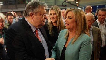 Ενότητα αλλά και αγωνία βουλευτών στο ΚΙΝΑΛ μετά τη σύγκρουση Γεννηματά – Βενιζέλου