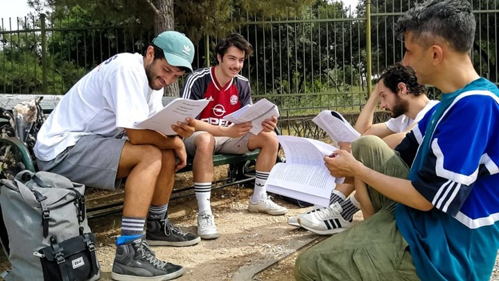 Ο Γαλέος ανεβάζει το «Vertigo» στο «104» κι έχουμε τις πρώτες φωτογραφίες