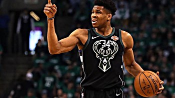 «Ευχαριστώ» από τον Αντετοκούνμπο για τα εγκώμια του Σπανούλη – ΦΩΤΟ