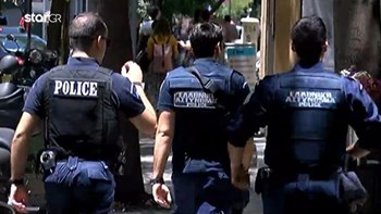 Θύμα πορτοφολά έπεσε Βρετανίδα ευρωβουλευτής στο Σύνταγμα – ΒΙΝΤΕΟ
