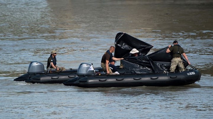 Στις 15 οι σοροί που ανασύρθηκαν από τον Δούναβη – Ποιος ο ρόλος του καπετάνιου στην τραγωδία- ΒΙΝΤΕΟ
