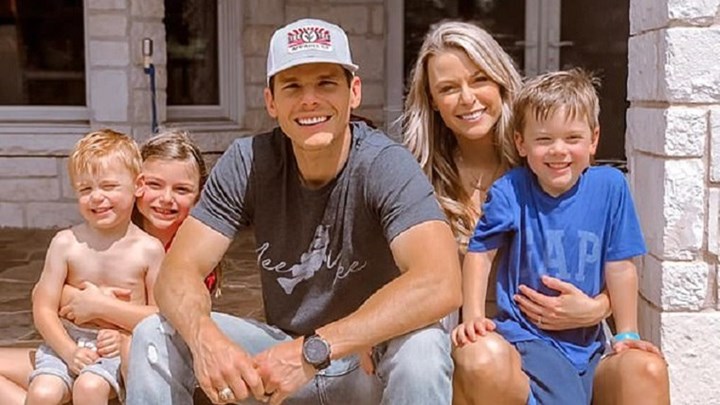 Πνίγηκε στην πισίνα ο τρίχρονος γιος γνωστού τραγουδιστή – Το σπαρακτικό μήνυμά του – ΦΩΤΟ