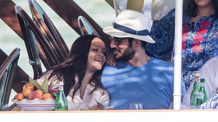 Ερωτευμένη η Ριάνα – Τρυφερά ενσταντανέ με τον εκατομμυριούχο σύντροφό της – ΦΩΤΟ