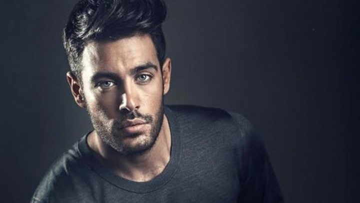 Ο Μαρτάκης στην “Παριζιάνα” που σκηνοθετεί ο Λουδάρος