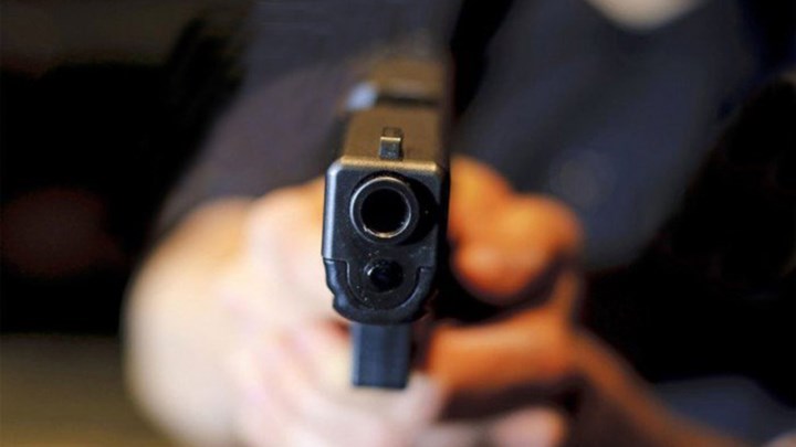 Σκηνές τρόμου σε ξενοδοχείο στην Κρήτη – Άνδρας απείλησε με όπλο εργαζόμενη