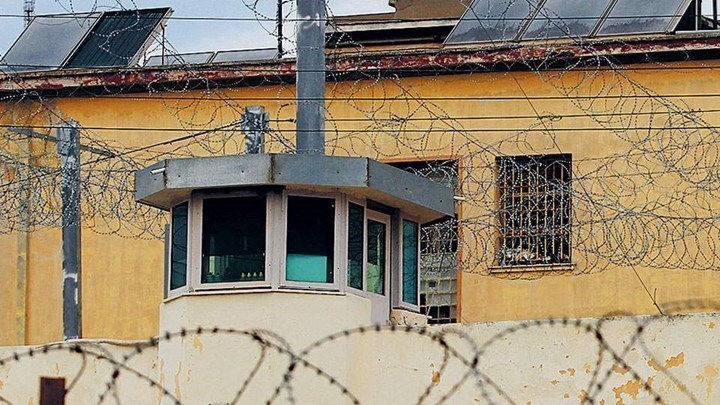 Αιματηρή συμπλοκή στις φυλακές Κορυδαλλού – Τρεις κρατούμενοι τραυματίες – Έρευνα στους χώρους κράτησης