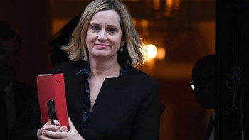 Η Άμπερ Ραντ τάσσεται υπέρ της υποψηφιότητας του Τζέρεμι Χαντ για τον πρωθυπουργικό θώκο στη Βρετανία