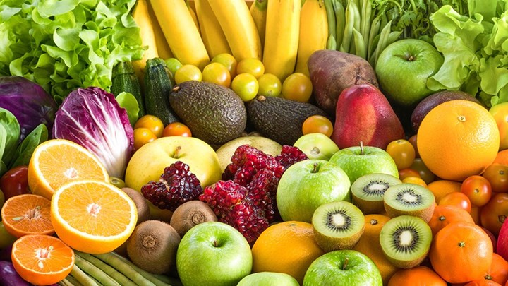 Όσοι δεν τρώνε φρούτα και λαχανικά κινδυνεύουν περισσότερο να πάθουν έμφραγμα και εγκεφαλικό