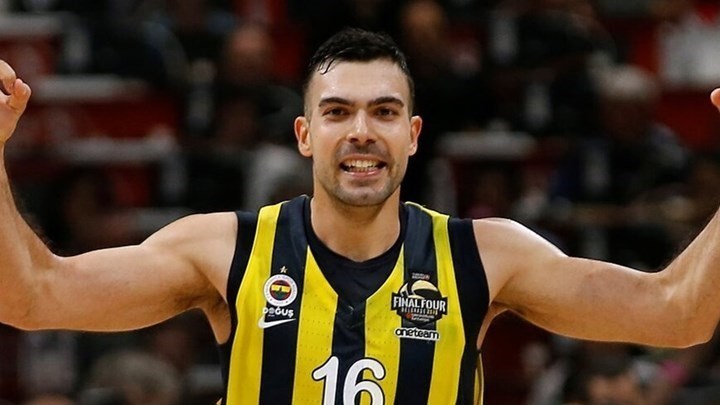 Επίσημη πρόταση Ολυμπιακού σε Σλούκα – Τόσα χρήματα προσφέρουν οι «ερυθρόλευκοι»