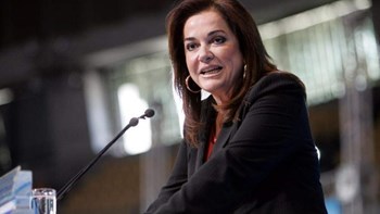 Μπακογιάννη: Η ΝΔ δεν θα καταργήσει τον συντελεστή 6% σε φάρμακα, βιβλία και ενέργεια