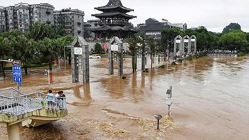 Φονικές πλημμύρες στην Κίνα – Τουλάχιστον 19 νεκροί – ΦΩΤΟ