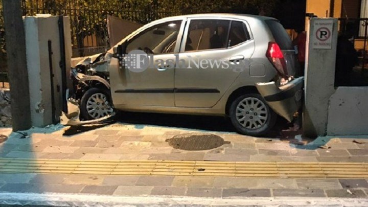 Μεθυσμένος τράκαρε και πάρκαρε έξω από αστυνομικό τμήμα με…ασύλληπτο τρόπο – ΦΩΤΟ