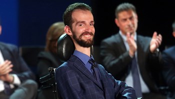 Ιστορική πρωτιά για τον Κυμπουρόπουλο στις Ευρωεκλογές – Έσπασε το ρεκόρ ψήφων του Μανώλη Γλέζου