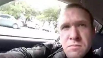 «Αθώος» δηλώνει ο μακελάρης της Κράιστσερτς