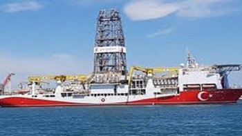 Κυπριακό ΥΠΕΞ: Διψήφιος ο αριθμός των ενταλμάτων για τα μέλη του τουρκικού γεωτρύπανου