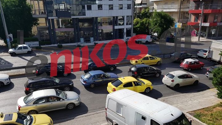 Κυκλοφοριακό κομφούζιο στην Αθήνα – Δείτε ποιοι δρόμοι είναι μποτιλιαρισμένοι