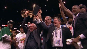 Οι Ράπτορς πρωταθλητές στο NBA – Η απονομή του τροπαίου – ΒΙΝΤΕΟ