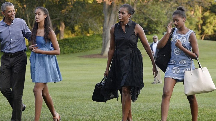 Οι Ομπάμα για οικογενειακές διακοπές στη νότια Γαλλία
