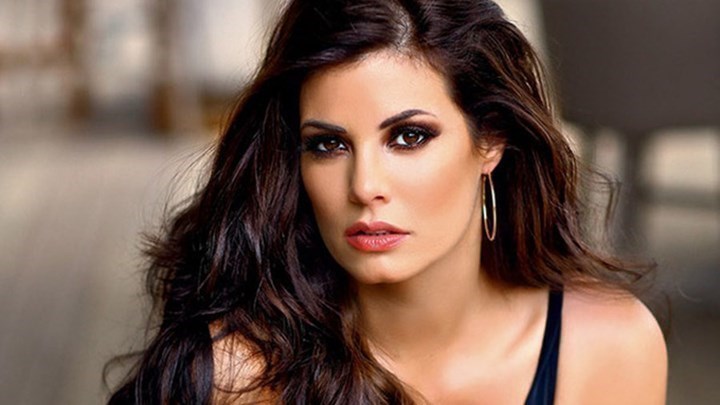 Κολάζει η Μαρία Κορινθίου με το μπικίνι της – ΦΩΤΟ