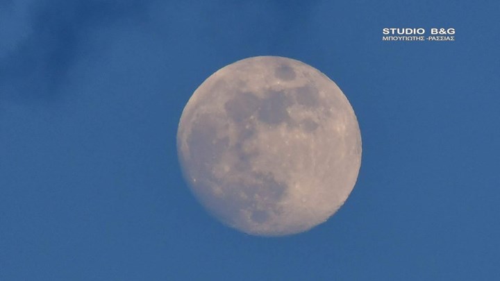 Εντυπωσιακή η «Πανσέληνος της Φράουλας» στο Ναύπλιο – ΦΩΤΟ