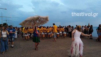 «Έκλεψε» την παράσταση ο χορός για το νερό στη Θεσσαλονίκη – ΒΙΝΤΕΟ – ΦΩΤΟ