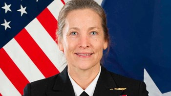 Η Σοσάνα Τσάτφιλντ έγινε η πρώτη γυναίκα πρόεδρος στην αμερικανική Ναυτική Σχολή Πολέμου