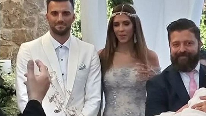 Τα σκαλιά της εκκλησίας ανέβηκε και ο Ανδρέας Σάμαρης – ΦΩΤΟ – BINTEO