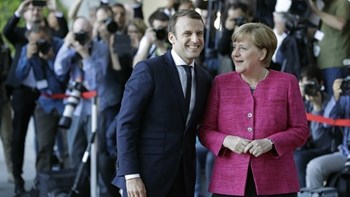 DW: Πάει η Μέρκελ για πρόεδρος της Κομισιόν;