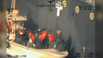 ΗΠΑ: Οι φωτογραφίες που ενοχοποιούν το Ιράν για τις επιθέσεις στα τάνκερ