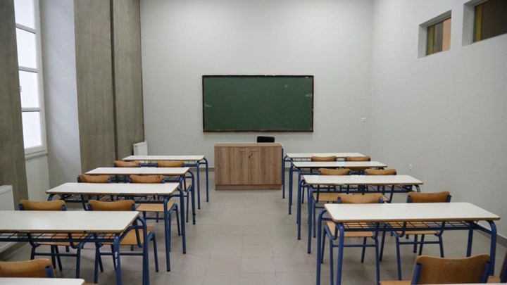 Δεν θα αναγράφεται από φέτος το θρήσκευμα στα απολυτήρια γυμνασίου και λυκείου – “Fake news” απαντά το υπουργείο Παιδείας