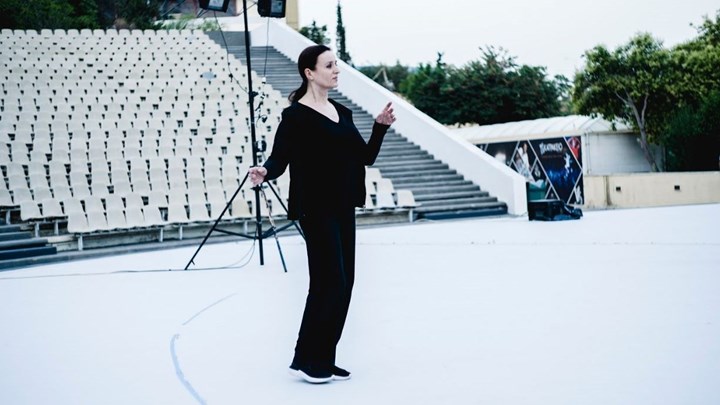 Αποκλειστικές φωτογραφίες από τις φιλόδοξες «Νεφέλες» που ετοιμάζει ο Καραντζάς με all star cast