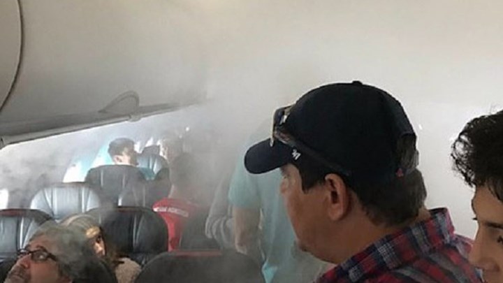 Στιγμές τρόμου σε πτήση – Αεροπλάνο γέμισε ομίχλη – ΦΩΤΟ-ΒΙΝΤΕΟ