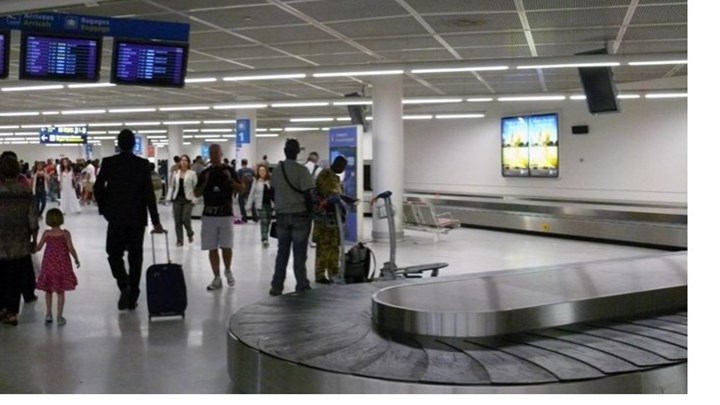 Μείωση των αφίξεων τουριστών τον Απρίλιο – Αύξηση των εισπράξεων