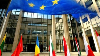 Η Σύνοδος Κορυφής ενέκρινε τις αποφάσεις του Eurogroup για την εμβάθυνση της Ευρωζώνης