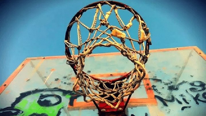 Θρήνος στα Λεχαινά – 19χρονος πέθανε ενώ έπαιζε μπάσκετ