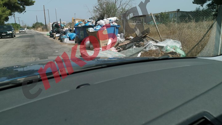 Δρόμοι γεμάτοι σκουπίδια στο Πόρτο Xέλι – ΦΩΤΟ αναγνώστη