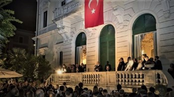 “Παπαγαλάκια” της Άγκυρας οι Ιταλοί Ριζοσπάστες