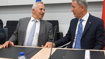 Αποστολάκης σε Ακάρ: Δεν θα υποχωρήσουμε από την υπεράσπιση των κυριαρχικών μας δικαιωμάτων