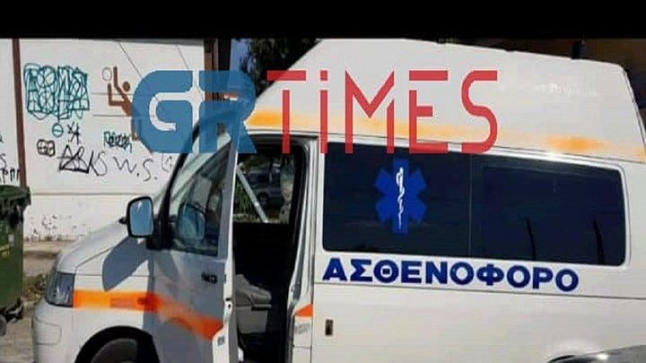 Έντυσαν 13 μετανάστες νοσηλευτές για να τους μεταφέρουν με ασθενοφόρο – ΦΩΤΟ