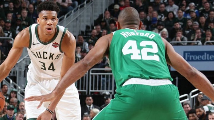 Συγκλονιστικά λόγια από τον Γιάννη Αντετοκούνμπο: Κάποτε μοιραζόμουν τα παπούτσια με τον αδερφό μου, τώρα έχω τα δικά μου – ΦΩΤΟ